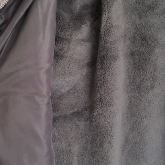 Below zero fleeced line jacked - Picture 2 of 2